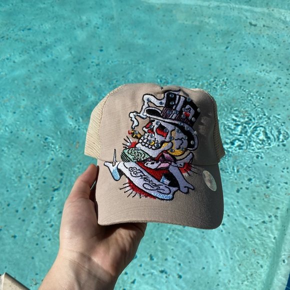 Ed Hardy Bedazzled Embroidered Skull Hat Cap Tan - Picture 3 of 4